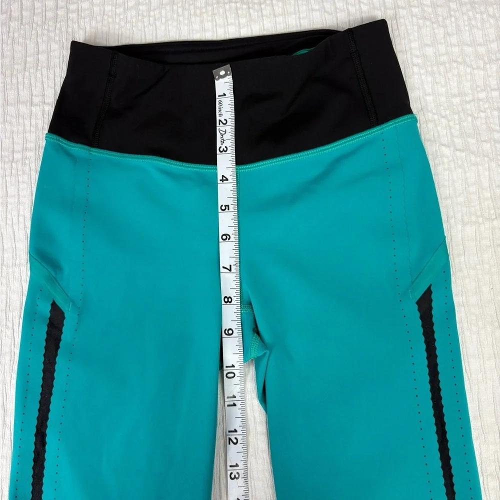 lululemon athletica Turquoise and Black Capris